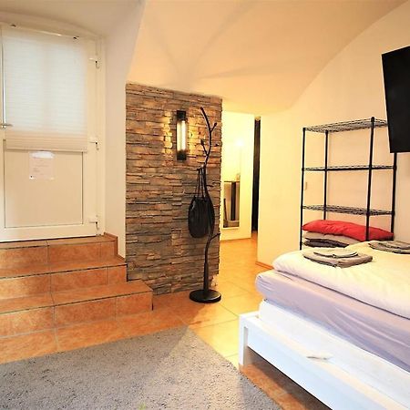Fully Equipped Apartment Near Main Station Würzburg Eksteriør billede